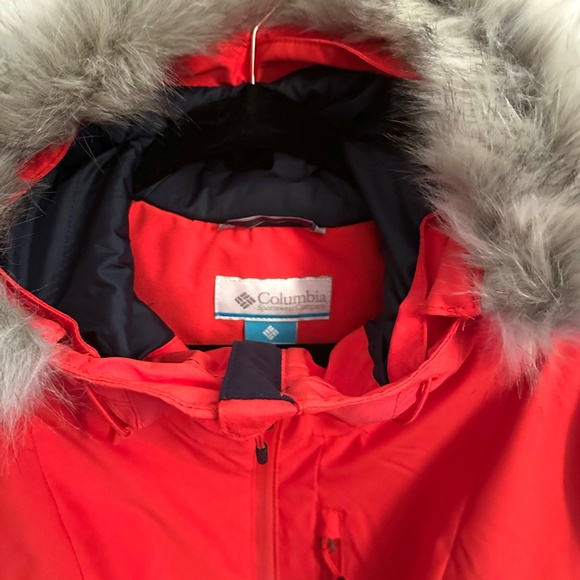 Columbia Insulated Winter Jacket - Picture 2 of 4